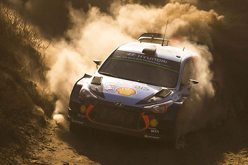Hyundai Motorsport schließt Rallye Sardinien mit Podestplatz ab