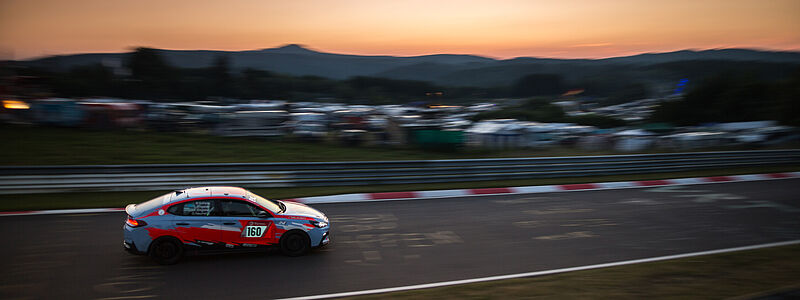 Achterbahnfahrt der Gefühle für Hyundai Team Engstler am Nürburgring