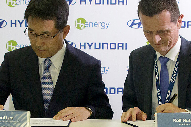 Hyundai und H2 Energy mit weltweit erster Brennstoffzellen-Lkw-Flotte