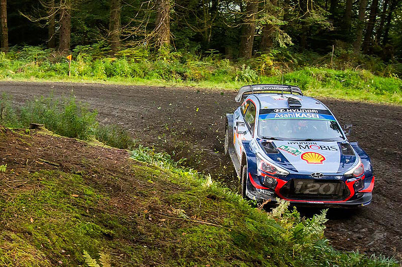 Neuville verteidigt im Hyundai mit Platz 5 Tabellenführung