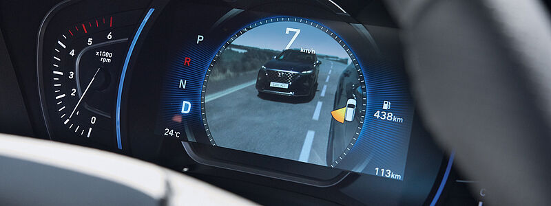 Hyundai Santa Fe erstes SUV mit Monitor für Totwinkelassistenten