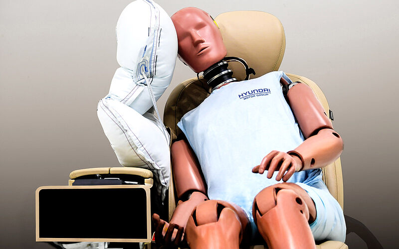 Hyundai Motor Group entwickelt zentralen Seitenairbag
