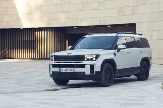 Zugstarker SUV: Hyundai SANTA FE bietet jetzt bis zu 2 Tonnen Anhängelast